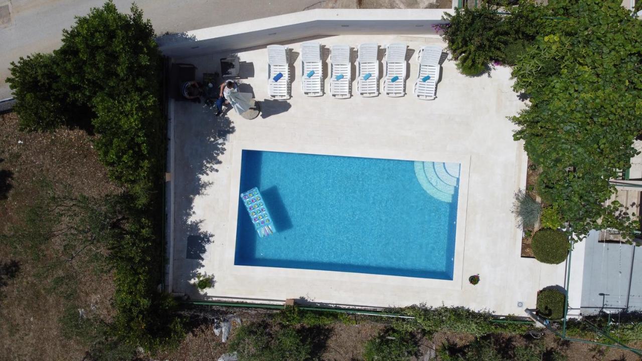 Apartments Marija Бибинє Екстер'єр фото