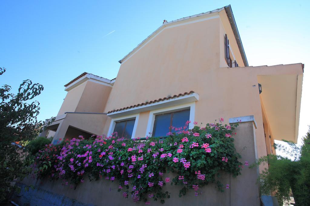 Apartments Marija Бибинє Екстер'єр фото