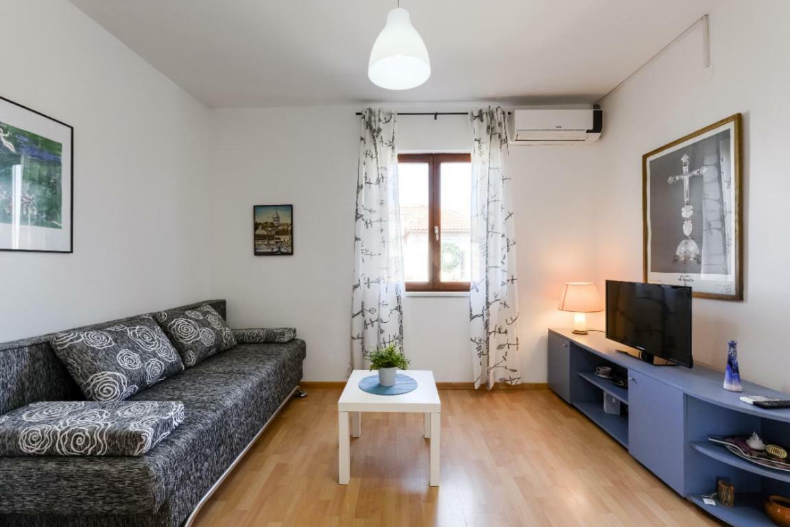 Apartments Marija Бибинє Екстер'єр фото