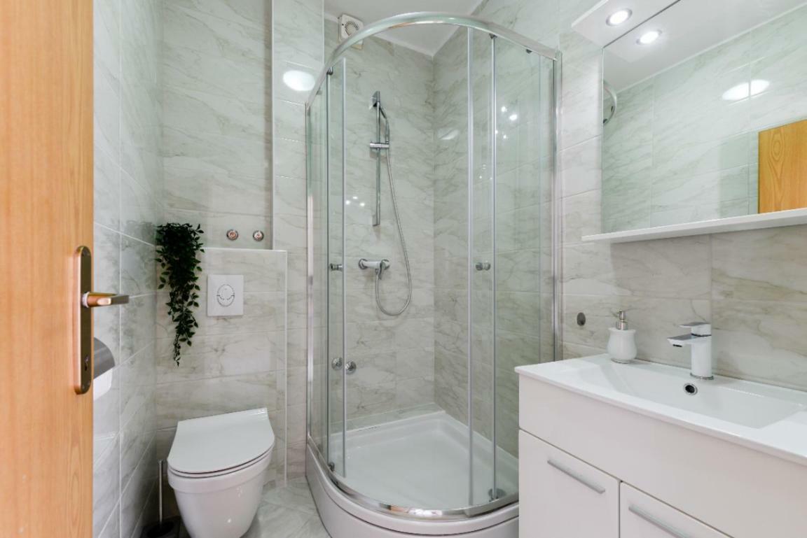 Apartments Marija Бибинє Екстер'єр фото