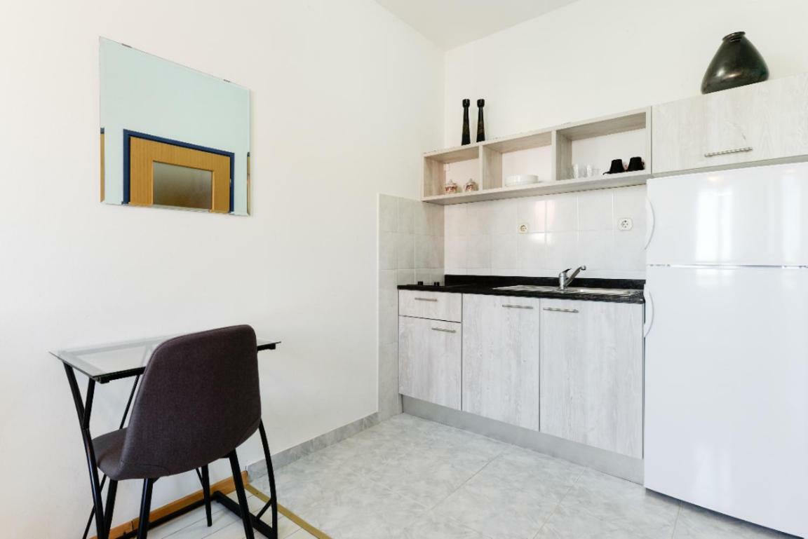 Apartments Marija Бибинє Екстер'єр фото